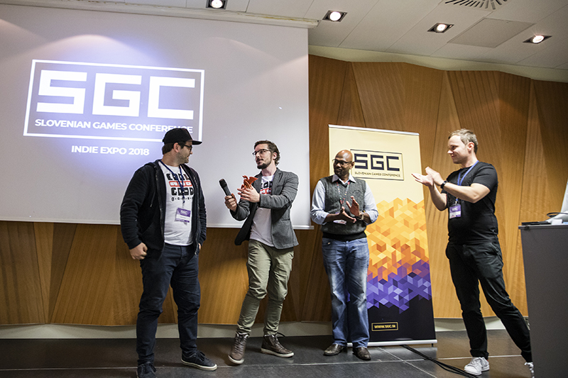 Vizualna identiteta SGC v uporabi.